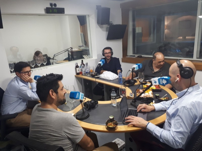 Conoce las mejores cosquillas de Madrid y acompañado del mejor vino de Castilla la Mancha. Hoy tenemos un programa para todos los gustos, hablamos sobre gastronomía peruana y también conocemos el coctel más castizo de Madrid.